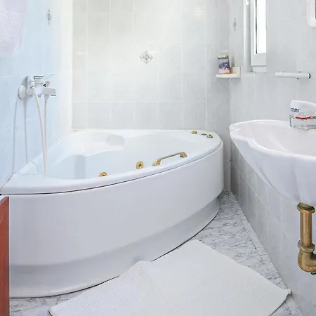 Stunning In Corinthias Feriehus *
