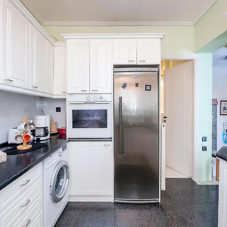 Stunning In Corinthias 別荘