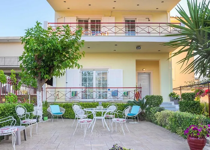 בית נופש Stunning In Corinthias *