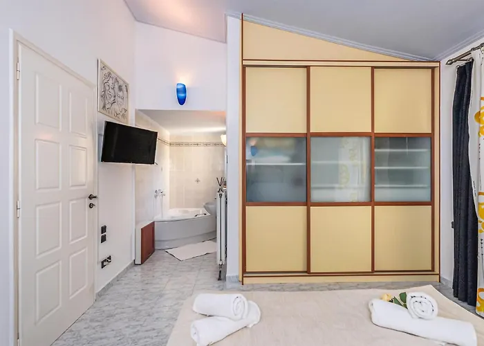 בית נופש Stunning In Corinthias Lechaio